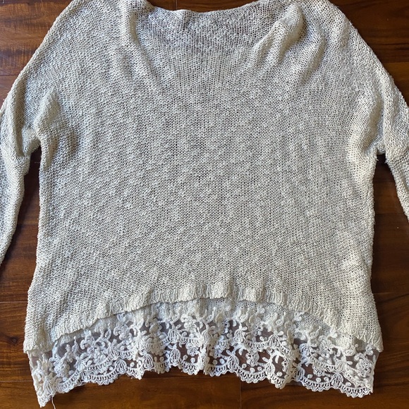 qed London light sweater with lace trim on the bottom - Picture 2 of 4